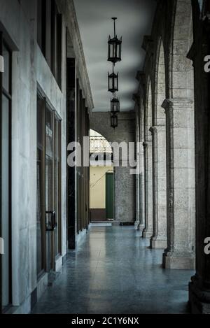 Bella architettura coloniale di stile spagnolo, centro storico, Havana Vieja, l'Avana, Cuba Foto Stock