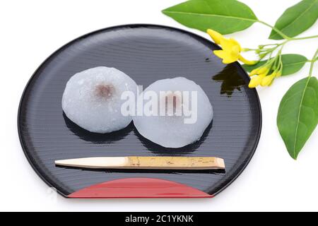 Pasticceria tradizionale giapponese, dolci Daifuku mochi su sfondo bianco Foto Stock