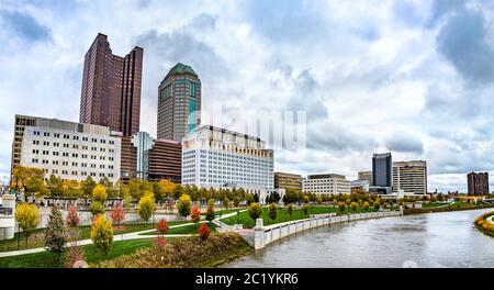 Paesaggio urbano di Columbus sopra il fiume Scioto - Ohio, Stati Uniti Foto Stock