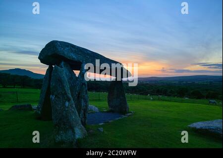 Pentre Ifan sepoltura camera Preseli Hills Pembrokeshire Wales Foto Stock