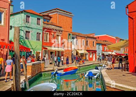 Isola di Burano nella laguna di Venezia, Venezia, Italia. Foto Stock