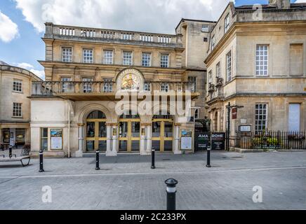 Il Teatro Royal di Bath preso a Sawclose, Bath, Somerset, Regno Unito il 16 giugno 2020 Foto Stock