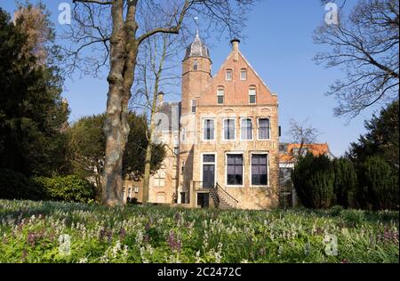 Il Martenastate è un edificio storico con un bel giardino nella storica città di Franeker, nella provincia olandese della Frisia Foto Stock