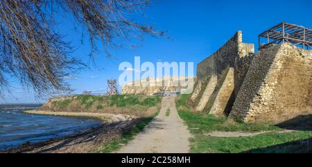 Akkerman, Ucraina - 03.23.2019. Vista panoramica della Akkerman fortezza sulla riva destra del Dniester estuario, una storica e architettonica mon Foto Stock