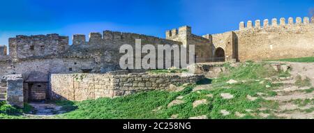 Akkerman, Ucraina - 03.23.2019. Vista panoramica della fortezza di mura e torri dall'interno della Cittadella Akkerman, una storica e architectura Foto Stock