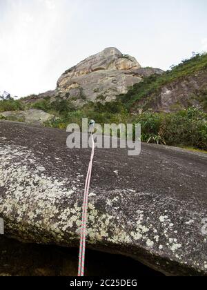 Discesa dal monte Dedo de deus Foto Stock