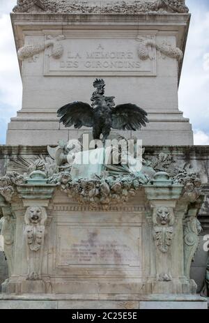 Esplanade des Quinconces, la fontana del monumento aux in Girondins Bordeaux. Francia Foto Stock