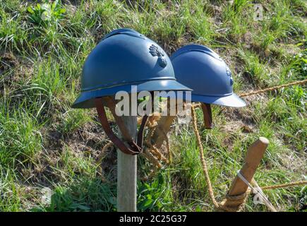 Il francese gli elmetti militari della Prima Guerra Mondiale, Adrian Foto Stock