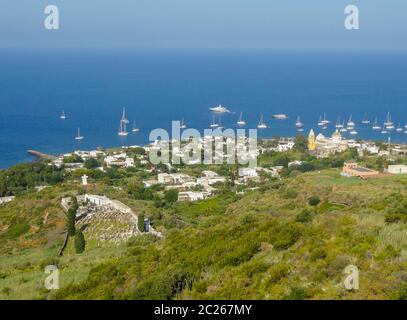 Elevato angolo di visione a Stromboli vicino la Sicilia, Italia Foto Stock