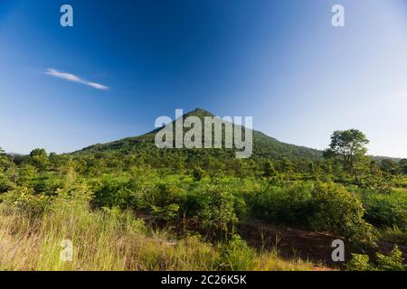 Montagne Dangrek, collina è Preah Vihear Tempio, tempio indù di antico Impero Khmer, Preah Vihear, Cambogia, Sud-est asiatico, Asia Foto Stock