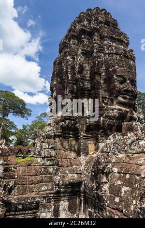 Bayon, smiling pietre facce su torri, tempio buddista dell'Impero Khmer, al centro delle rovine di Angkor Thom, Siem Reap, Cambogia, Sud-est asiatico, Asia Foto Stock