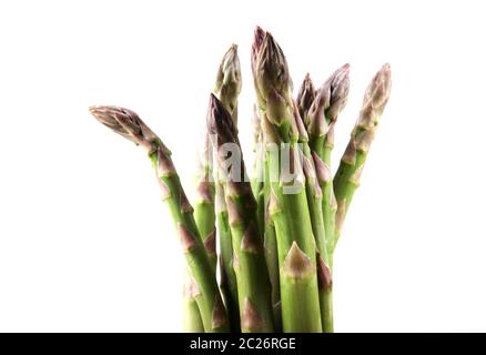 Close-Up di asparagi contro uno sfondo bianco Foto Stock