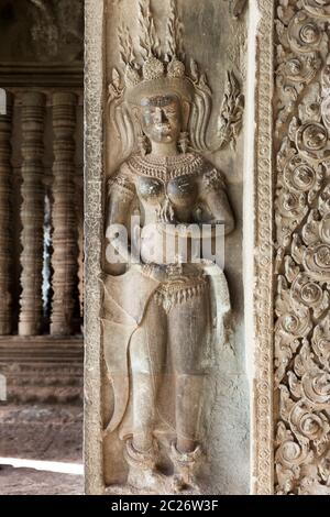 Angkor wat, bassorilievo dell'ala sud della galleria ovest, Apsaras come ballerini celesti, Siem Reap, Cambogia, Sud-est asiatico, Asia Foto Stock