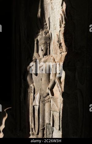 Angkor wat, bassorilievo dell'ala sud della galleria ovest, Apsaras come ballerini celesti, Siem Reap, Cambogia, Sud-est asiatico, Asia Foto Stock