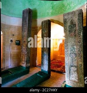 Vista panoramica di Kyrhlyar cimitero musulmano in Derbent in Daghestan, Russia Foto Stock