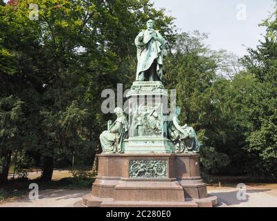 Peter von Cornelius denkmal monumento da Adolf von Donndorf inaugurato nel 1879 a Duesseldorf in Germania Foto Stock