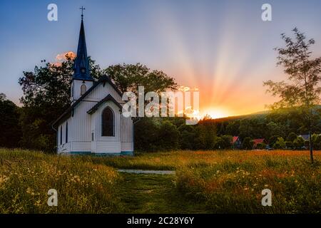 chiesa di legno Elend im Harz sera atmosfera tramonto Foto Stock