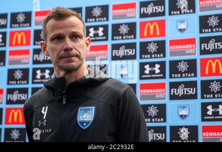 Sydney, Australia. 17 Giugno 2020. Alex Wilkinson del Sydney FC partecipa a una conferenza stampa prima di una sessione di formazione presso la Macquarie University di Sydney, Australia, il 17 giugno 2020. Il campionato A di calcio maschile più alto livello dell'Australia è previsto per il 16 luglio con la Melbourne Victory che si è impartita sulla Western United all'AAMI Park di Melbourne. Credit: Bai Xuefei/Xinhua/Alamy Live News Foto Stock