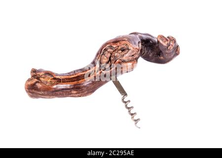 Cavatappi tradizionale con una ruvida manico in legno in studio su sfondo bianco Foto Stock