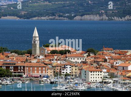 Isola sulla costa adriatica slovena Foto Stock