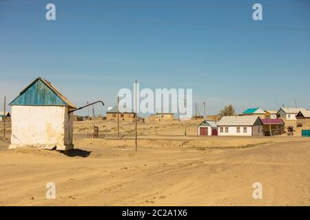 Villaggio nel deserto Sands nel sud del Kazakistan, vicino al mare Aral Foto Stock