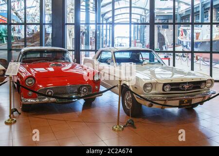 Istanbul, Turchia, 23 marzo 2019: Auto classiche al Museo industriale Rahmi M. Koc. Il museo Koc ha uno dei veicoli più grandi Foto Stock