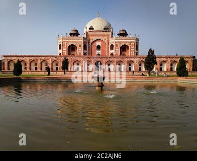 Editoriale datato:11 febbraio 2020 luogo: Delhi India.A vista panoramica frontale della Tomba di Humayun Foto Stock