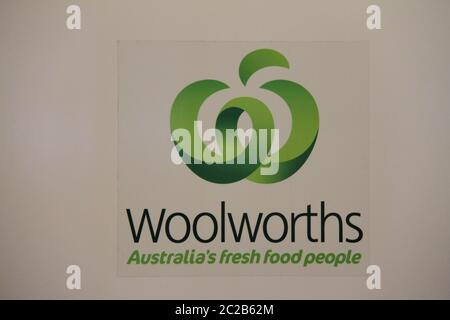 Nella foto è raffigurato il negozio Woolworths a Grosvenor Street, Neutral Bay. Foto Stock