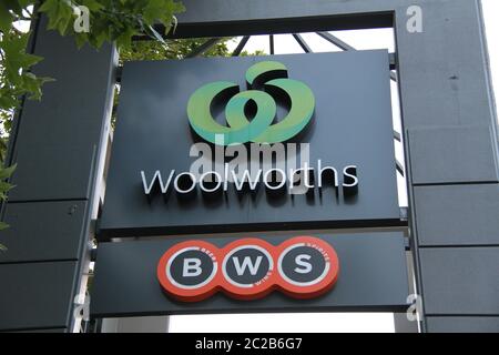 Nella foto è raffigurato il negozio Woolworths a Grosvenor Street, Neutral Bay. Foto Stock