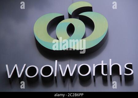 Nella foto è raffigurato il negozio Woolworths a Grosvenor Street, Neutral Bay. Foto Stock