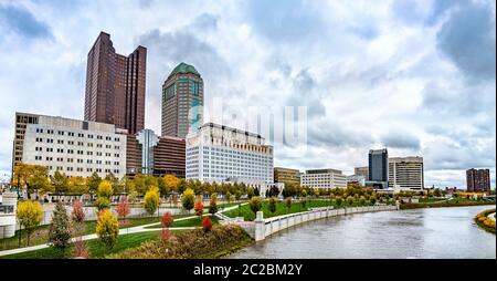 Paesaggio urbano di Columbus sopra il fiume Scioto - Ohio, Stati Uniti Foto Stock