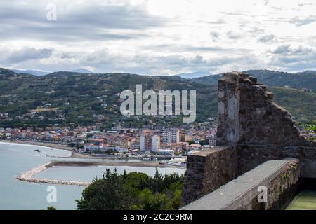 Agropoli, perla del Cilento, vista del castello medievale Foto Stock