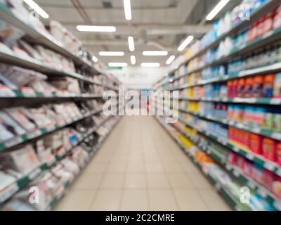 Supermercato sfocata corsia Foto Stock