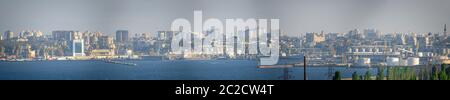 Vista panoramica del porto di Odessa, Ucraina, dal mare su una soleggiata giornata estiva Foto Stock