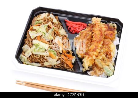 Bento giapponese pranzo pack isolati su sfondo bianco Foto Stock