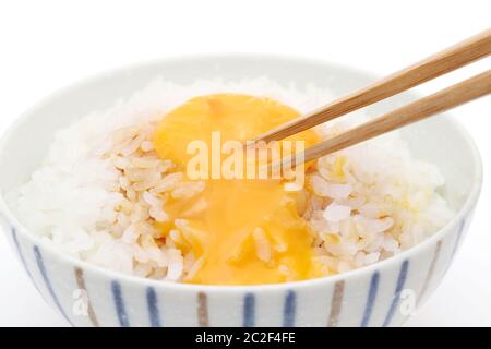 Giapponese di riso cotto con uovo crudo, Tamago kake gohan Foto Stock
