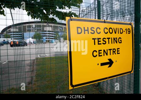 Manchester, Regno Unito. 17 Giugno 2020. Lo stadio Etihad è visto prima che Manchester City gioca Arsenal come la Premier League ritorna 100 giorni dopo che è stato ridotto in faccia a coronavirus, Manchester, Regno Unito. Credit: Jon Super/Alamy Live News. Foto Stock