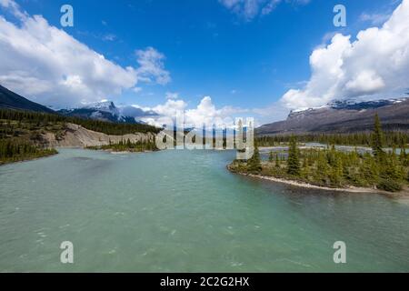 Il Saskatchewan River Crossing nelle Montagne Rocciose del Canada Foto Stock