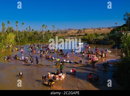 Estrazione di gemme, oro e zaffiri. Distretto di Ihosy, Regione di Ihorombe, Madagascar Foto Stock