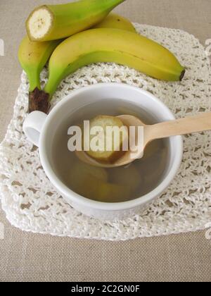Tè alla banana, tè da banane biologiche e buccia di banana Foto Stock