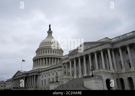 Washington, DC, Stati Uniti. 17 Giugno 2020. Il Campidoglio degli Stati Uniti si trova a Washington, DC, Stati Uniti, mercoledì 17 giugno 2020. Credit: Stefani Reynolds/CNP | Usage worldwide Credit: dpa/Alamy Live News Foto Stock