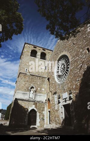 Cattedrale di San giusto Martire in una giornata di sole a Trieste. Foto Stock