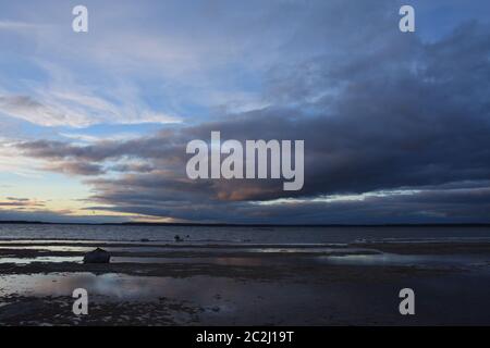 Tramonto sul kolpinsee a brandeburgo, germania. Foto Stock