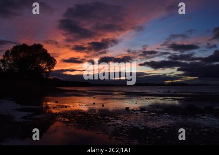 Tramonto sul kolpinsee a brandeburgo, germania. Foto Stock