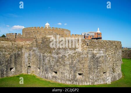 Walls of Deal Castle a Kent, Inghilterra meridionale. Foto Stock