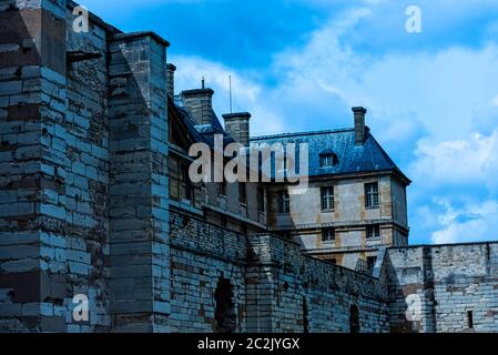 Chateau de Vincennes - fortezza reale francese del XIV e XVII secolo nella città di Vincennes, Val-de-Marne, Francia Foto Stock