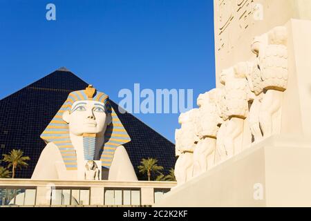 Sphinx fuori del Luxor Hotel & Casino, Las Vegas, Nevada, Stati Uniti, Nord America Foto Stock