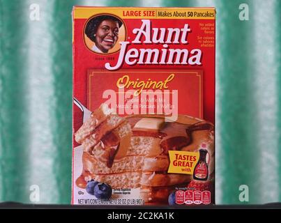 New York City, Stati Uniti. 17 Giugno 2020. Quaker Oats ha annunciato che andrà in pensione è il marchio di 130 anni "Aunt Jemima", che riconosce le origini sono basate sullo stereotipo razziale, New York, 17 giugno 2020. (Anthony Behar/Sipa USA) Credit: Sipa USA/Alamy Live News Foto Stock