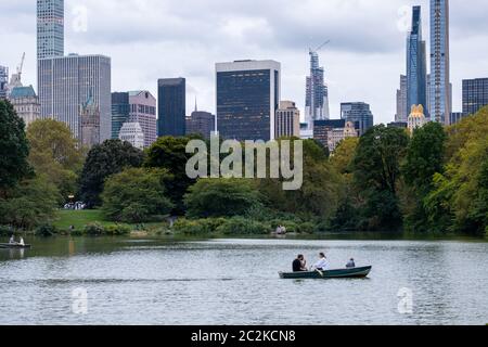 Colore all'inizio dell'autunno in Central Park South Foto Stock