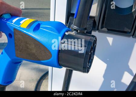 Ugello Carburante per auto elettrica in dettaglio Foto Stock